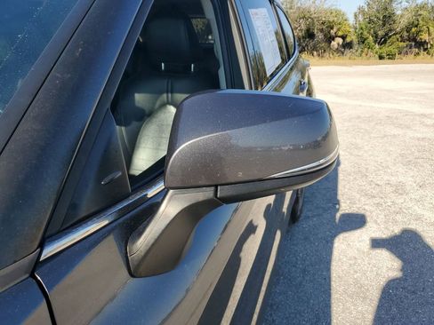 Used 2020 Toyota Highlander XLE image 21