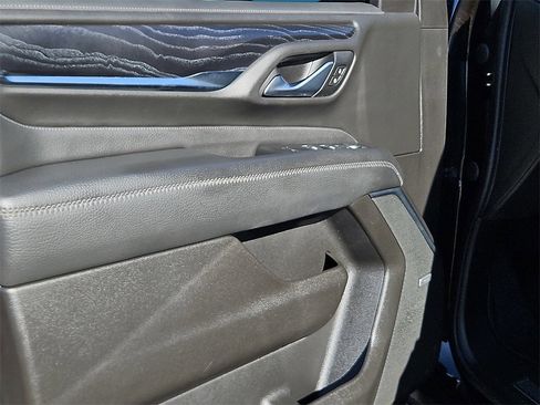 Used 2021 GMC Yukon Denali w/ Denali Premium Package image 20