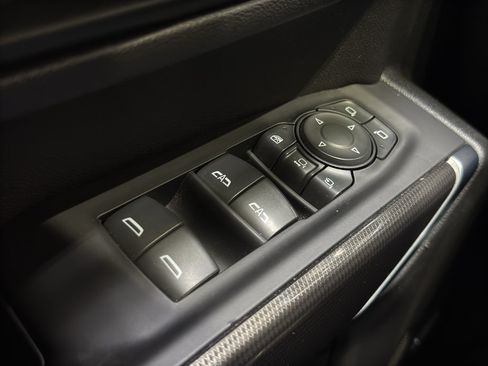 Used 2022 GMC Sierra 2500 AT4 w/ AT4 Premium Plus Package AWD/4WD image 36