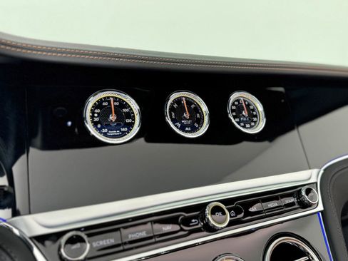 Used 2024 Bentley Continental GT Azure image 31