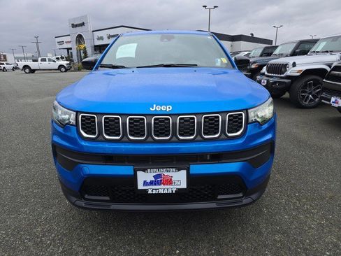 Used 2025 Jeep Compass Sport image 8