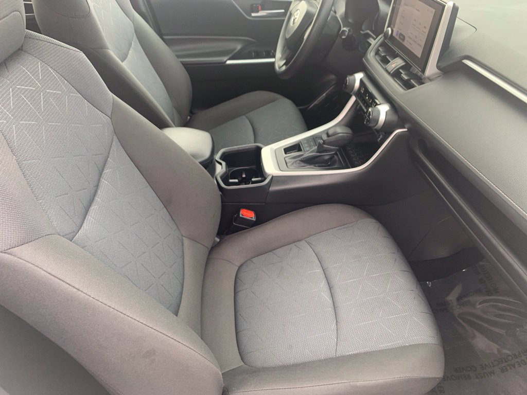 Used 2025 Toyota RAV4 XLE AWD/4WD image 20