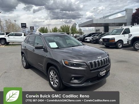 Used 2019 Jeep Cherokee Latitude Plus w/ Comfort/Convenience Group image 4