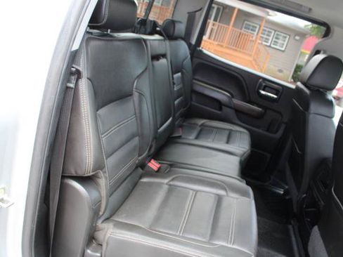 Used 2019 GMC Sierra 2500 Denali w/ Duramax Plus Package AWD/4WD image 30