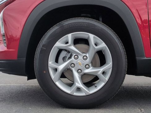 New 2026 Chevrolet Trax LS w/ LS Convenience Package FWD image 28