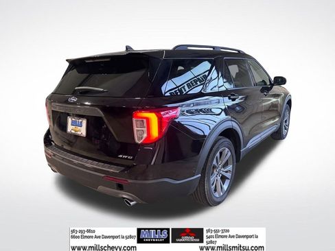 Used 2022 Ford Explorer XLT w/ Equipment Group 202A image 5