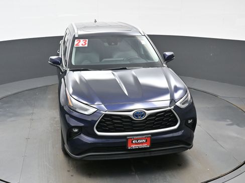 Used 2023 Toyota Highlander XLE image 37