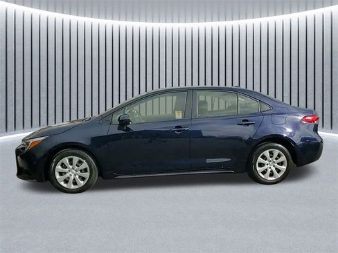 Used 2025 Toyota Corolla LE image 16