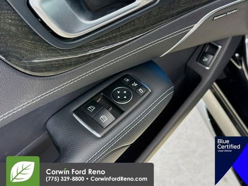 Used 2018 Mercedes-Benz SL 550 image 21