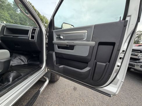 Used 2015 RAM 2500 Tradesman w/ Chrome Appearance Group AWD/4WD image 14