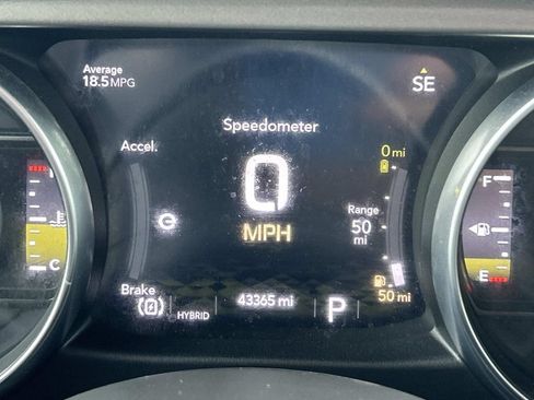 Used 2023 Jeep Wrangler Unlimited w/ Sun & Screen Package AWD/4WD image 40