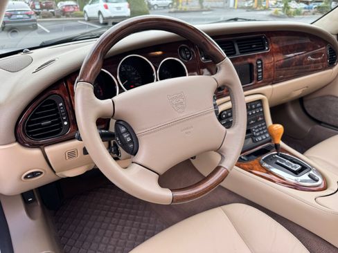 Used 2003 Jaguar XK8 Convertible RWD image 70