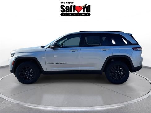 New 2025 Jeep Grand Cherokee 4WD image 5