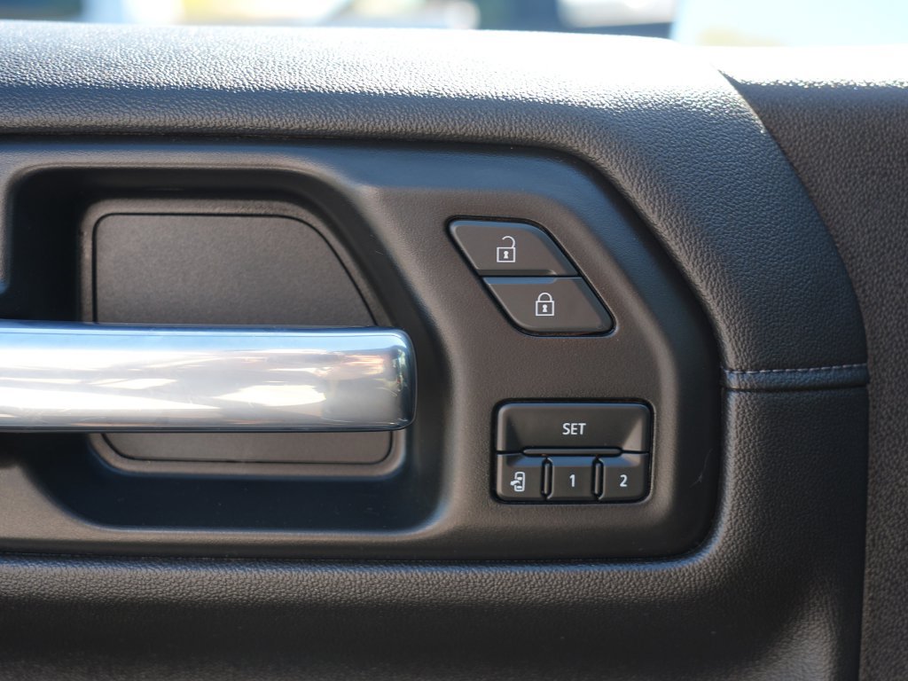 Used 2021 Chevrolet Silverado 1500 LTZ AWD/4WD image 18