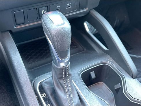 Used 2024 Nissan Frontier SV w/ Technology Package image 16