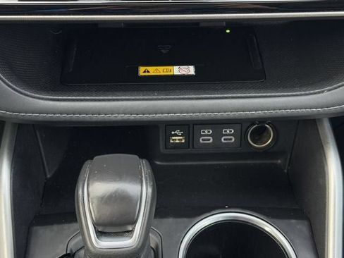 Used 2024 Toyota Highlander XLE AWD/4WD image 18
