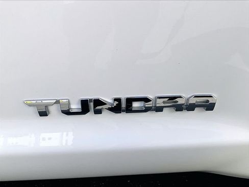 Used 2020 Toyota Tundra SR5 w/ SR5 Upgrade Package AWD/4WD image 8