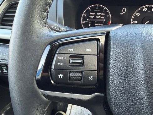 Certified 2025 Honda Odyssey Touring image 13