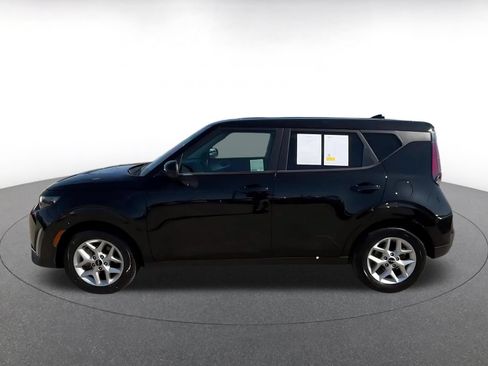 Used 2025 Kia Soul LX w/ LX Technology Package FWD image 9
