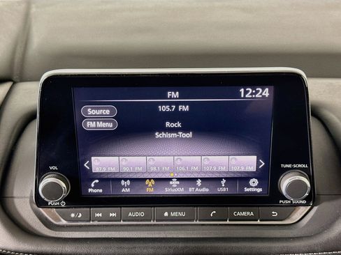 Used 2025 Nissan Rogue SV FWD image 21