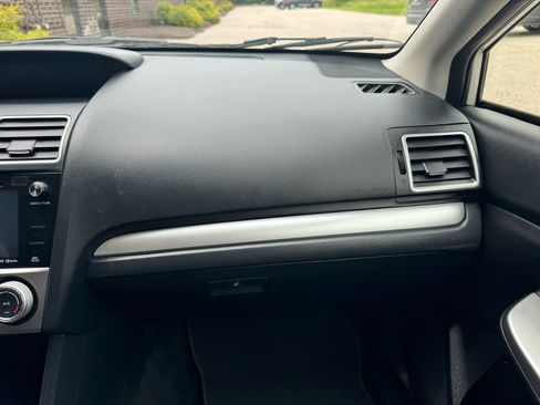 Used 2017 Subaru Crosstrek 2.0i Premium image 17