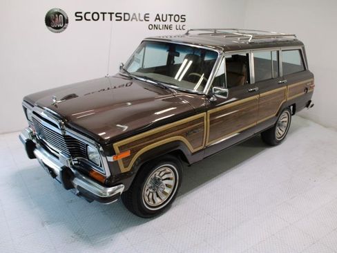 Used 1987 Jeep Grand Wagoneer image 19