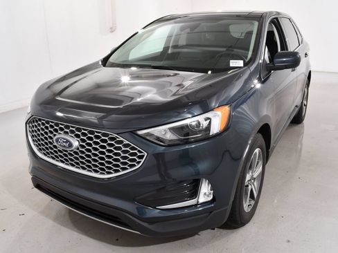 Used 2023 Ford Edge SEL w/ Convenience Package AWD/4WD image 2