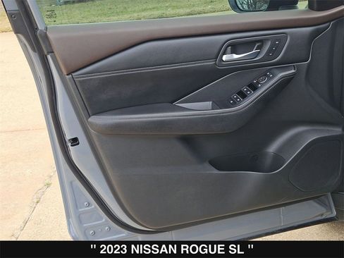 Used 2023 Nissan Rogue SL w/ SL Premium Package image 14