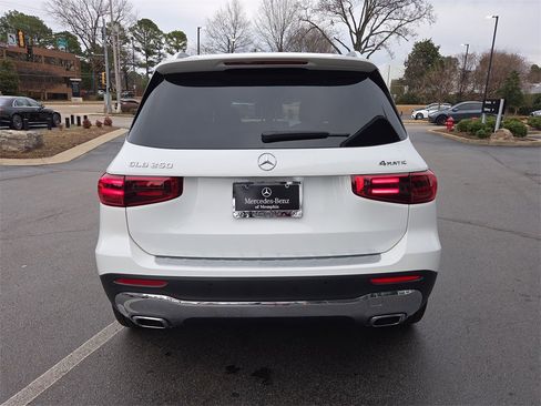 Used 2026 Mercedes-Benz GLB 250 4MATIC image 4