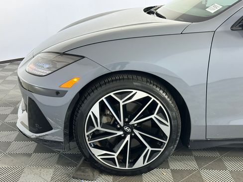 Used 2024 Hyundai Ioniq 6 Limited image 9