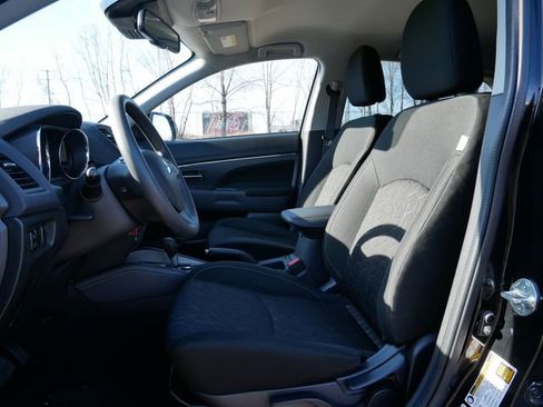 Used 2025 Mitsubishi Outlander Sport ES image 13