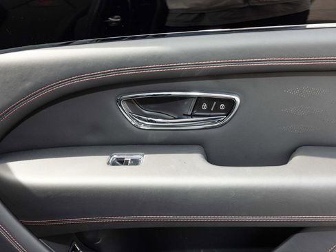 Certified 2025 Bentley Bentayga AWD/4WD image 75