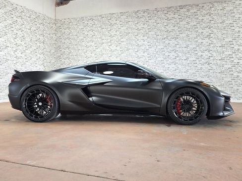 Used 2025 Chevrolet Corvette Z06 w/ Stealth Interior Trim Package image 6