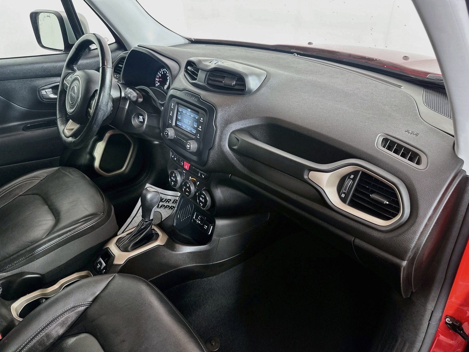 Used 2017 Jeep Renegade Limited w/ Advanced Technology Group FWD image 28