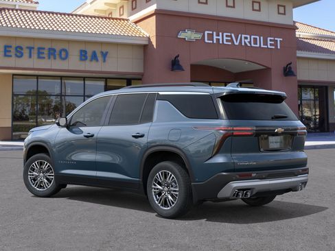 New 2026 Chevrolet Traverse LT w/ Driver Confidence Package FWD image 3