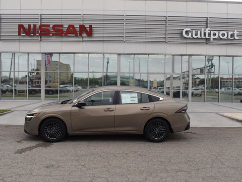 Used 2026 Nissan Sentra SV w/ SV Convenience Package FWD image 3