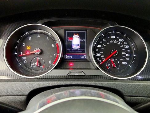 Used 2017 Volkswagen GTI SE FWD image 15