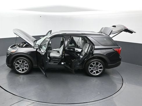 Used 2025 Ford Explorer Platinum w/ Ultimate Package AWD/4WD image 54