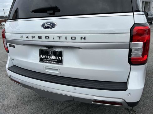 Used 2022 Ford Expedition XLT RWD image 4