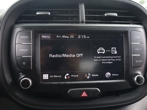 Used 2023 Kia Soul LX w/ LX Technology Package FWD image 5