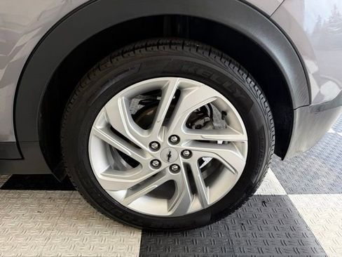 Used 2023 Chevrolet Bolt LT FWD image 11
