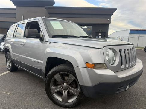 Used 2015 Jeep Patriot High Altitude FWD image 8