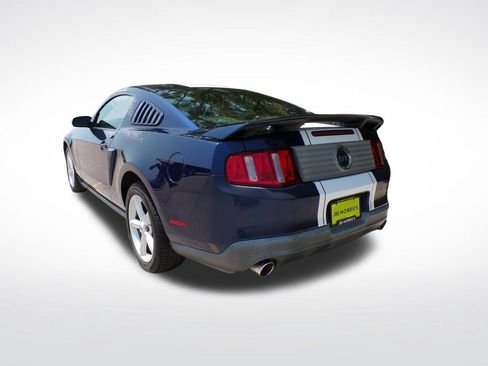 Used 2010 Ford Mustang GT RWD image 4