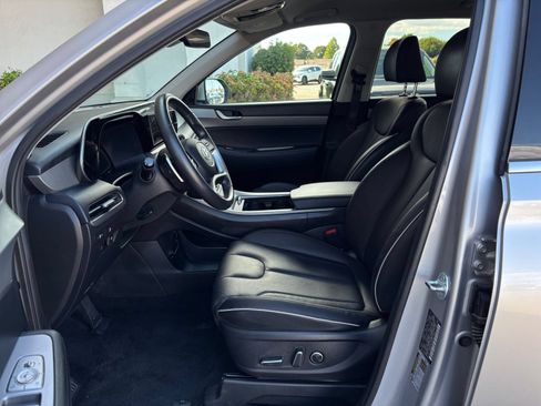 Used 2025 Hyundai Palisade SEL FWD image 29