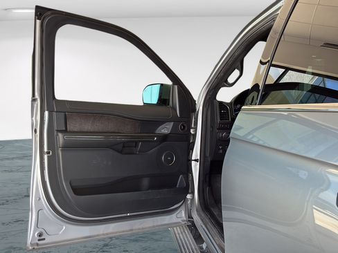 Used 2021 Ford Expedition Max Limited RWD image 20