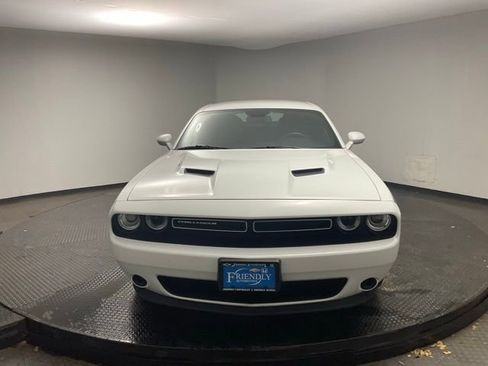 Used 2018 Dodge Challenger SXT w/ Driver Convenience Group image 2