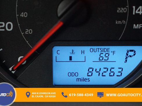 Used 2016 Toyota RAV4 LE FWD image 3