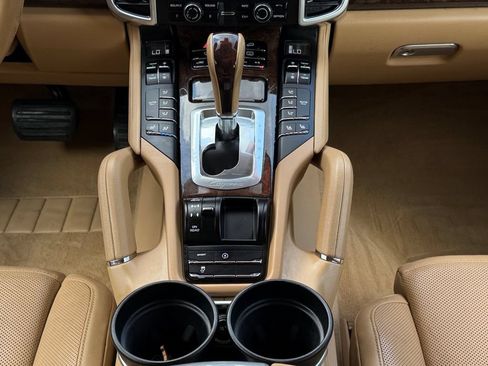 Used 2016 Porsche Cayenne AWD/4WD image 21