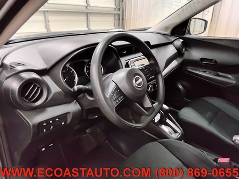Used 2023 Nissan Kicks S FWD image 11