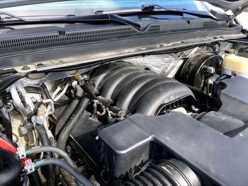 Used 2018 Chevrolet Tahoe Premier AWD/4WD image 33